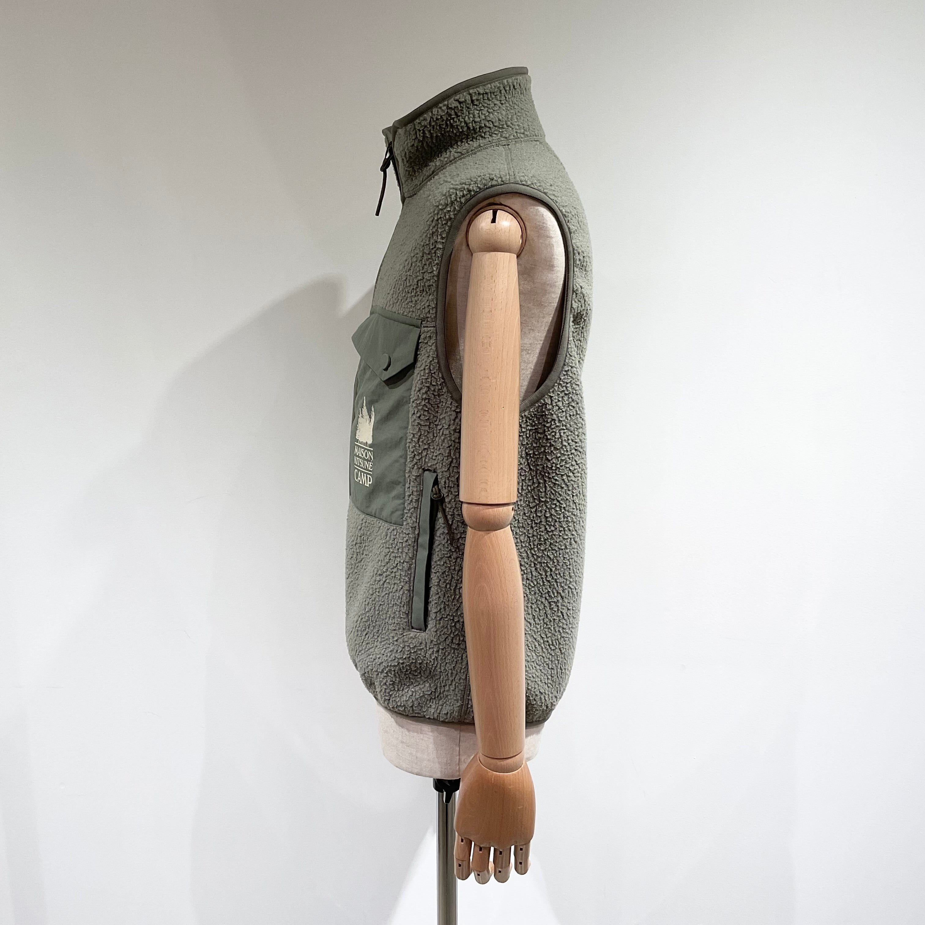 MAISON KITSUNE/メゾンキツネ フリース スリーブレス ベスト