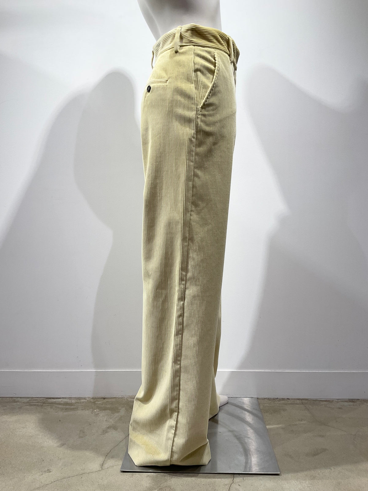 Weekend Max Mara/ウィークエンドマックスマーラ　コーデュロイパンツ