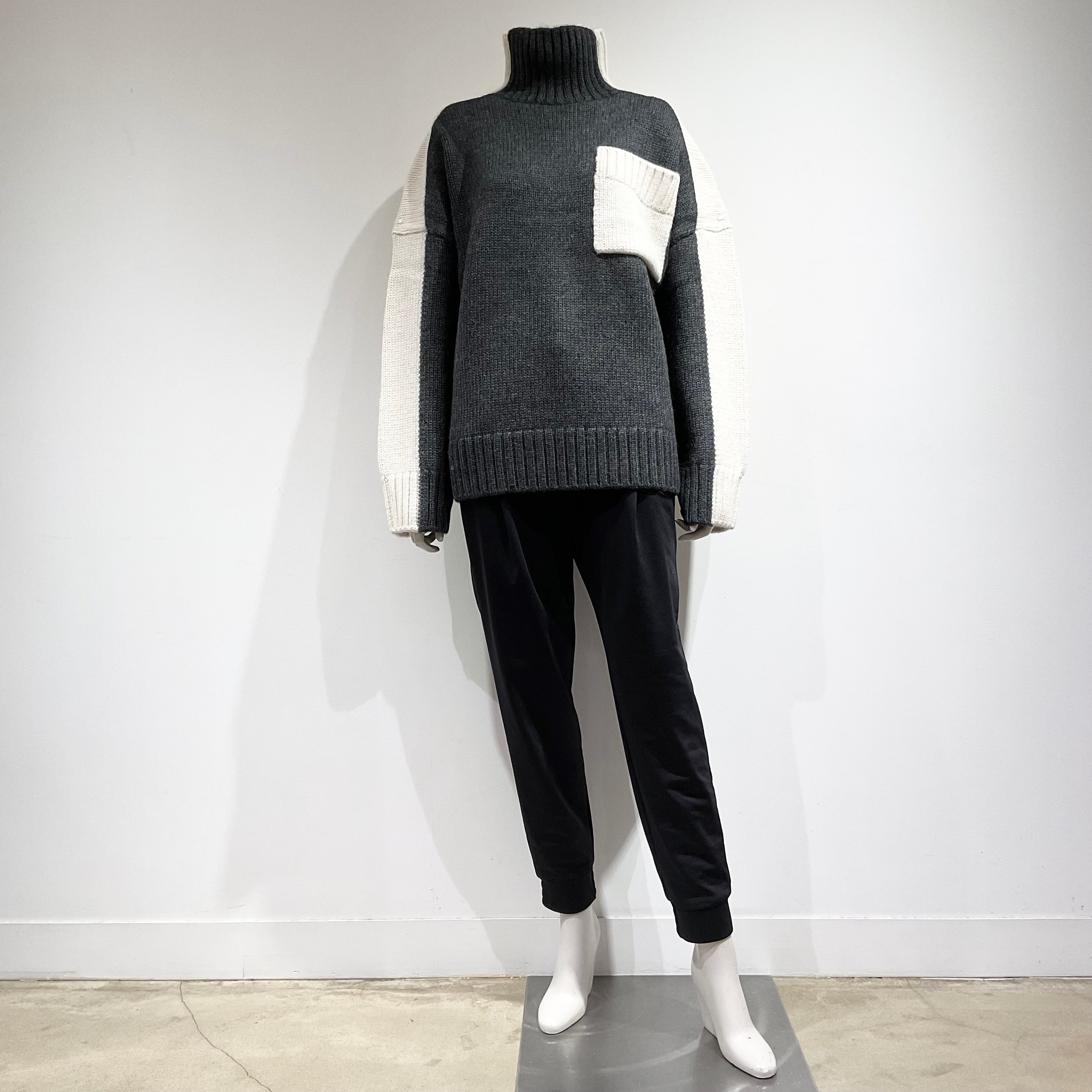 JW ANDERSON/ジェイダブリューアンダーソン ハイネック セーター