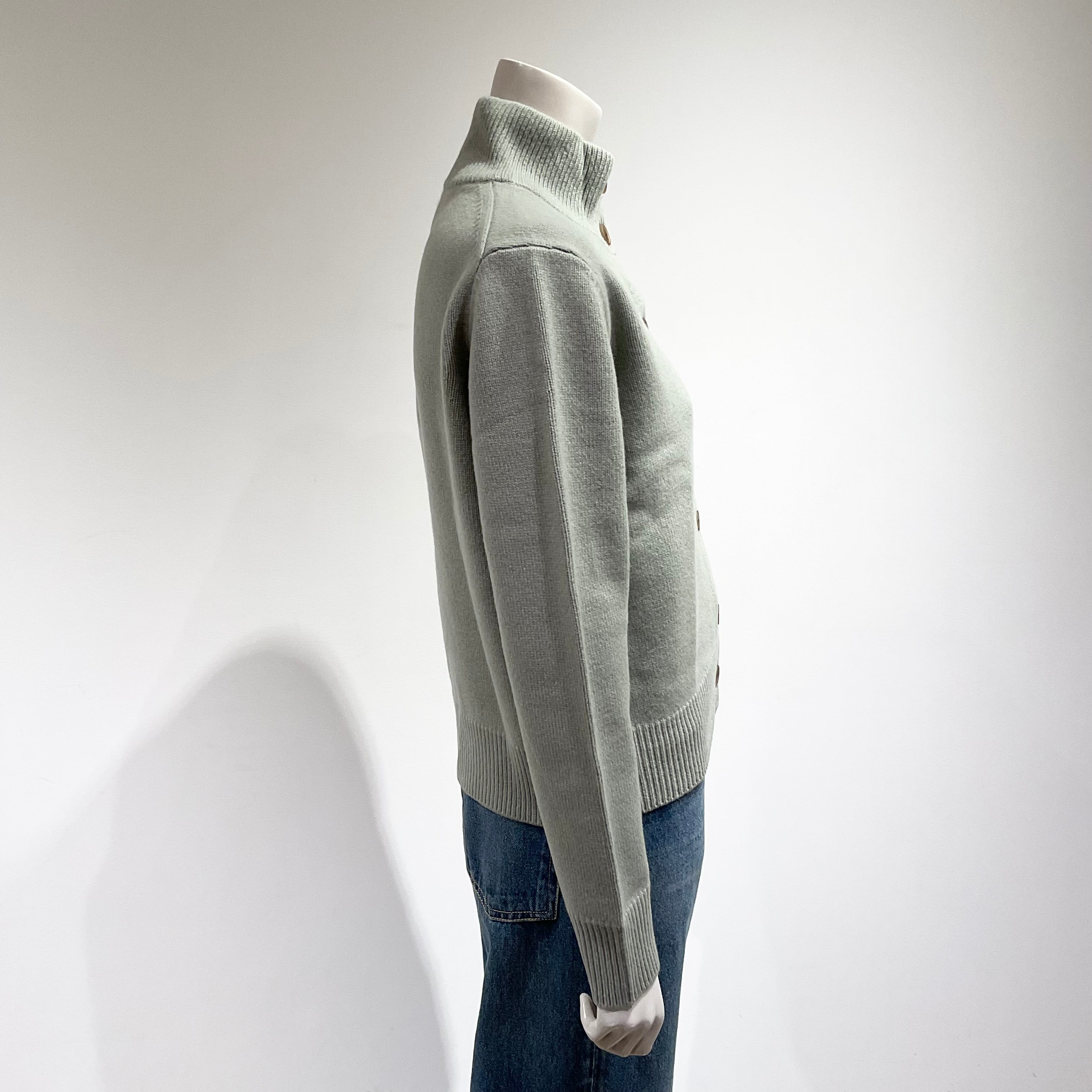 MAISON KITSUNE/メゾンキツネ フォックスヘッド インターシャ メリノ ハイネック カーディガン