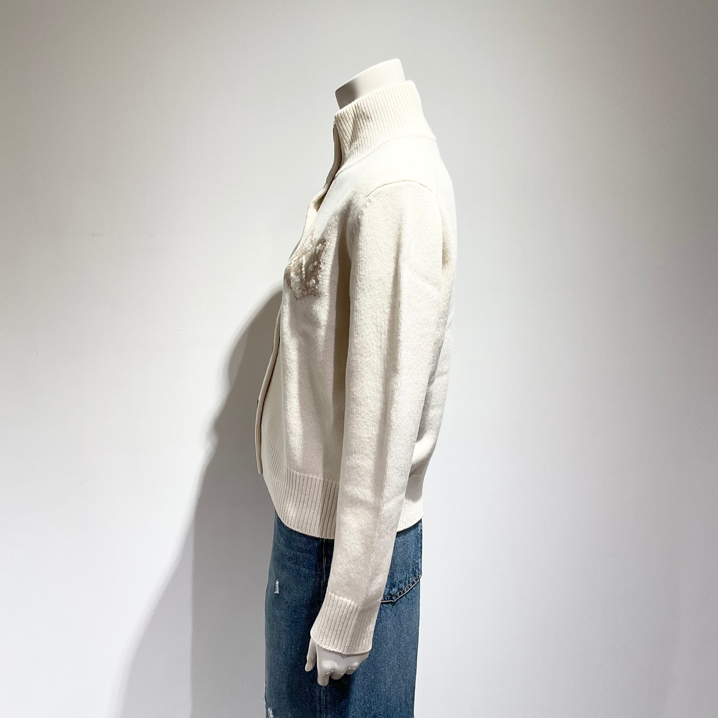 MAISON KITSUNE/メゾンキツネ フォックスヘッド インターシャ メリノ ハイネック カーディガン